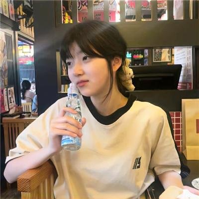 睡着的女人海报